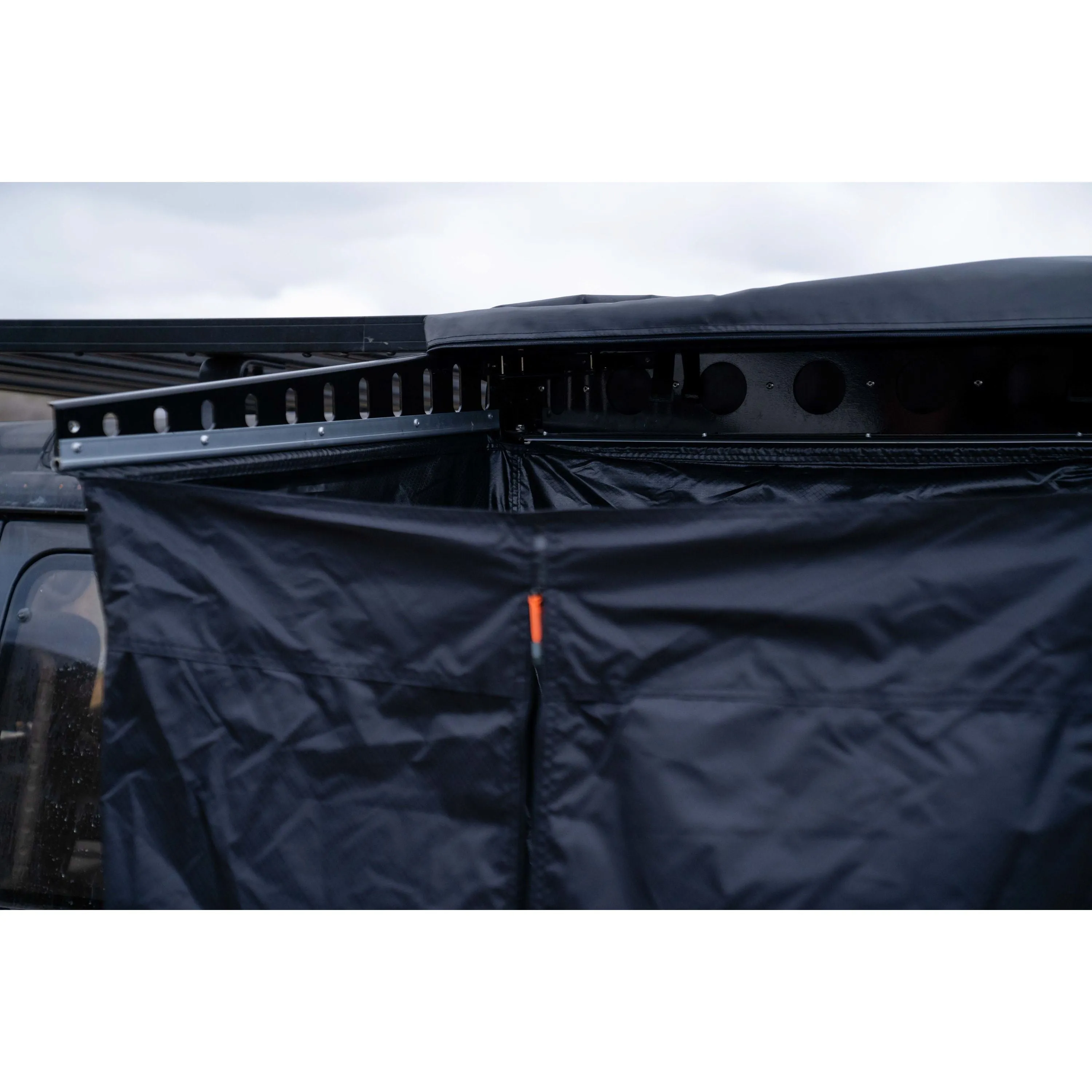 ROAM-AWN-SHOWER-BLK