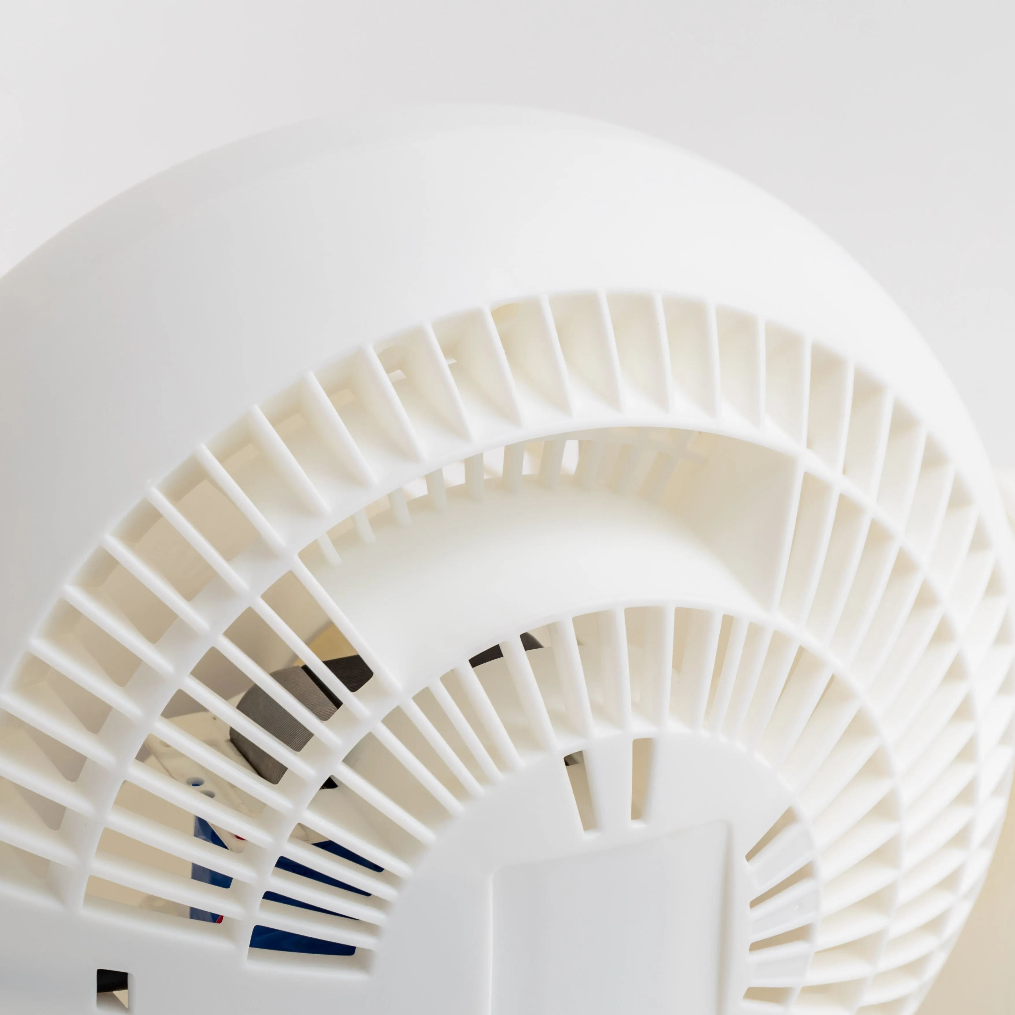 WOOZOO® Macaron Fan Large - Horizontal Oscillation, 360° Vertical Tilt, Remote